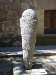 Estela de Valdefuentes de Sangusín, Museo de Salamanca