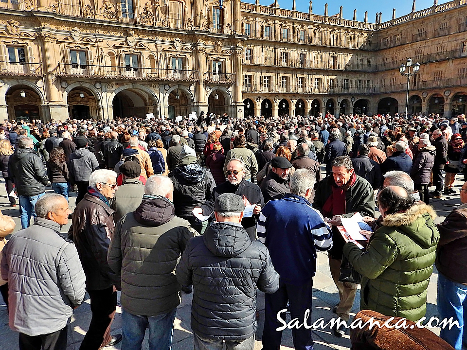 Plaza Mayor Concentración Por un Sistema Público de Pensiones Salamanca Febrero 2018