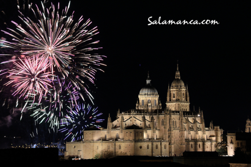Salamanca volvió a iluminar los fuegos artificiales
