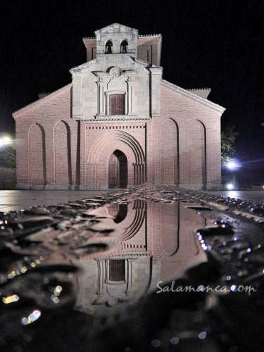 Iglesia de Santiago... Bajo la lluvia