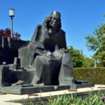 Estatua de Elio Antonio de Nebrija