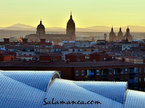 Salamanca brilla al caer la tarde