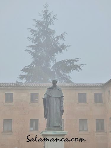 Fray Luis de León entre nieblas